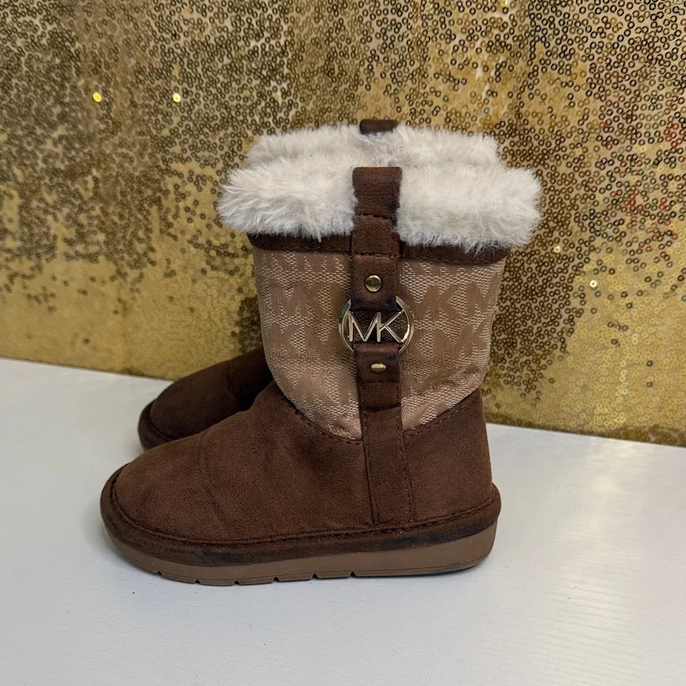 Michael Kors Yancy girl Toddler Suede Boots with Cream Fur